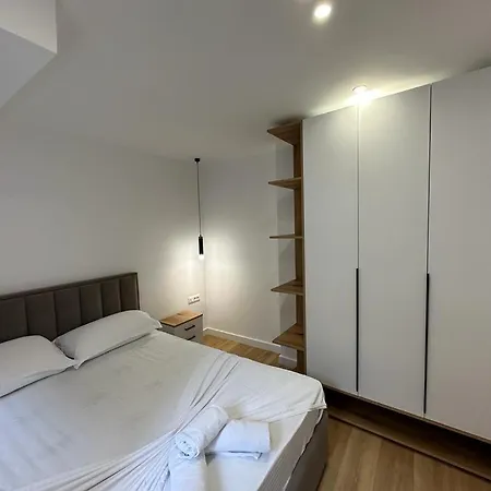 Artificial Lake Apartment *